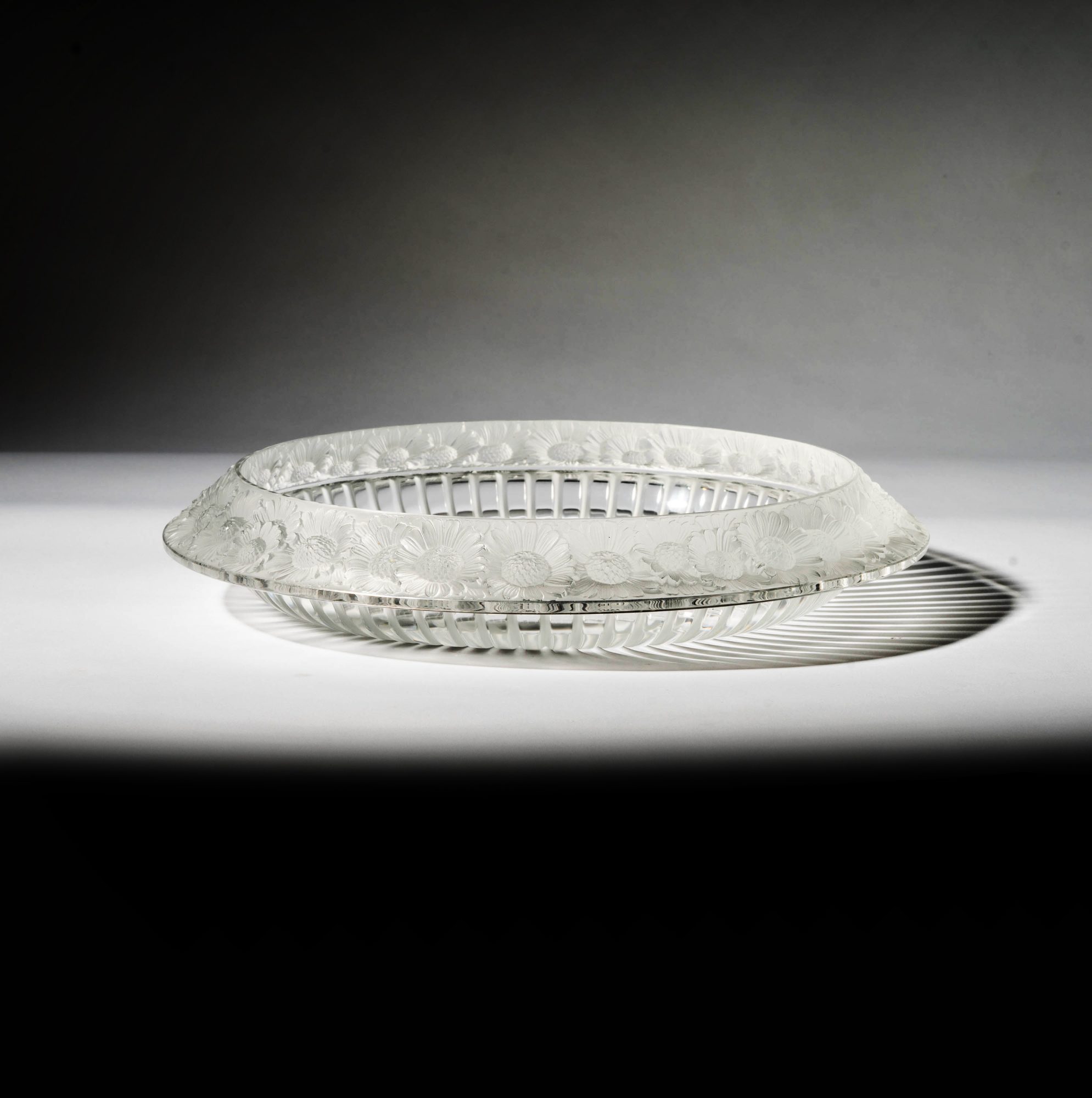 A Lalique Marguerites Center Bowl