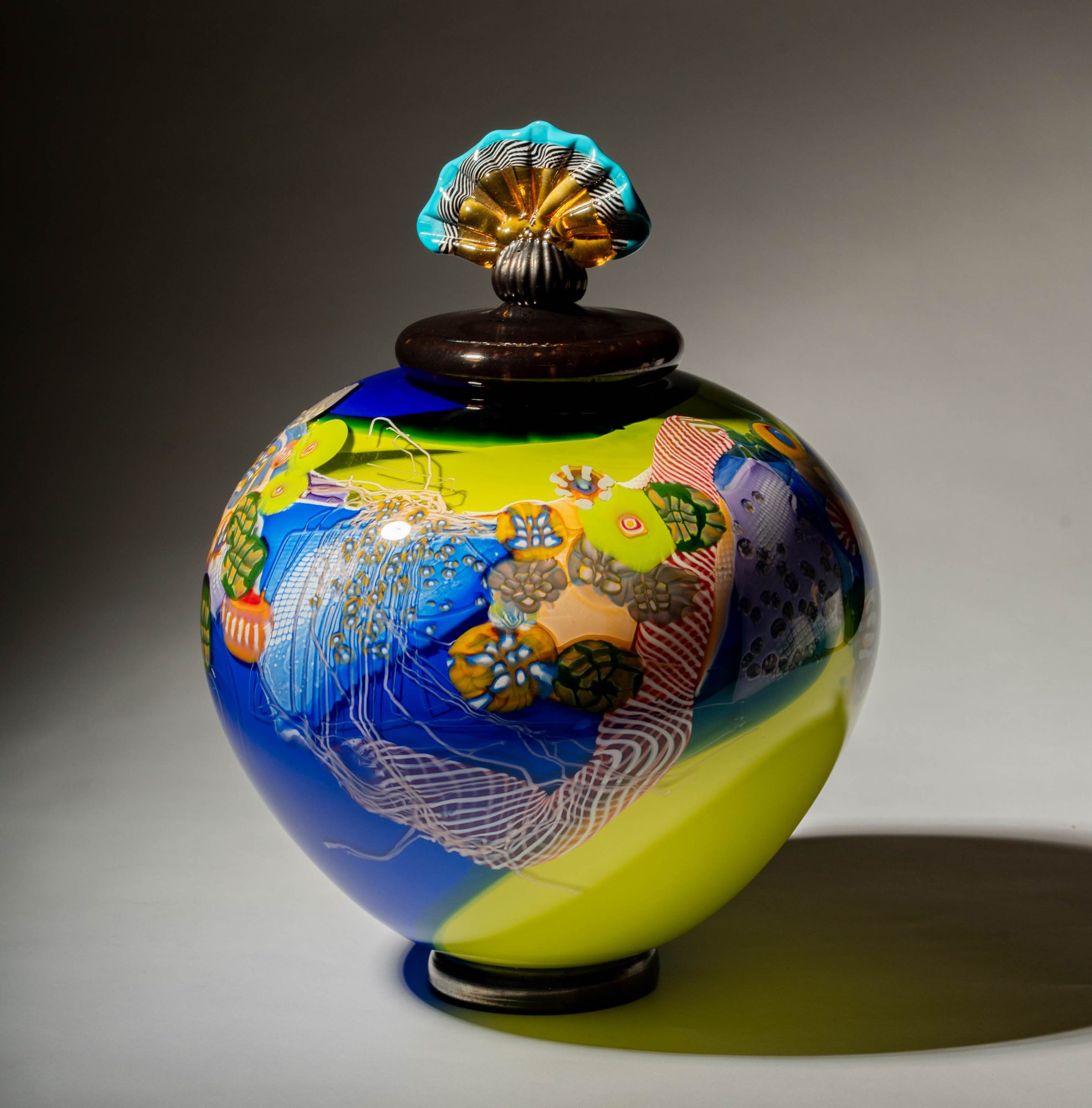 Wes Hunting Art Glass Jar