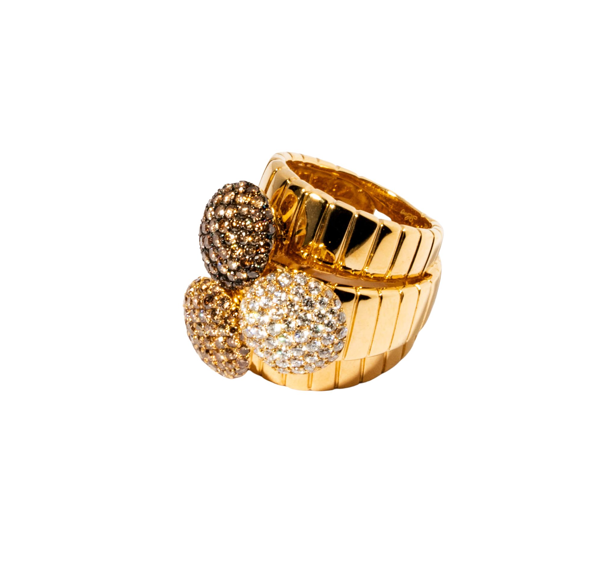 18 Karat Yellow Gold Diamond Ring