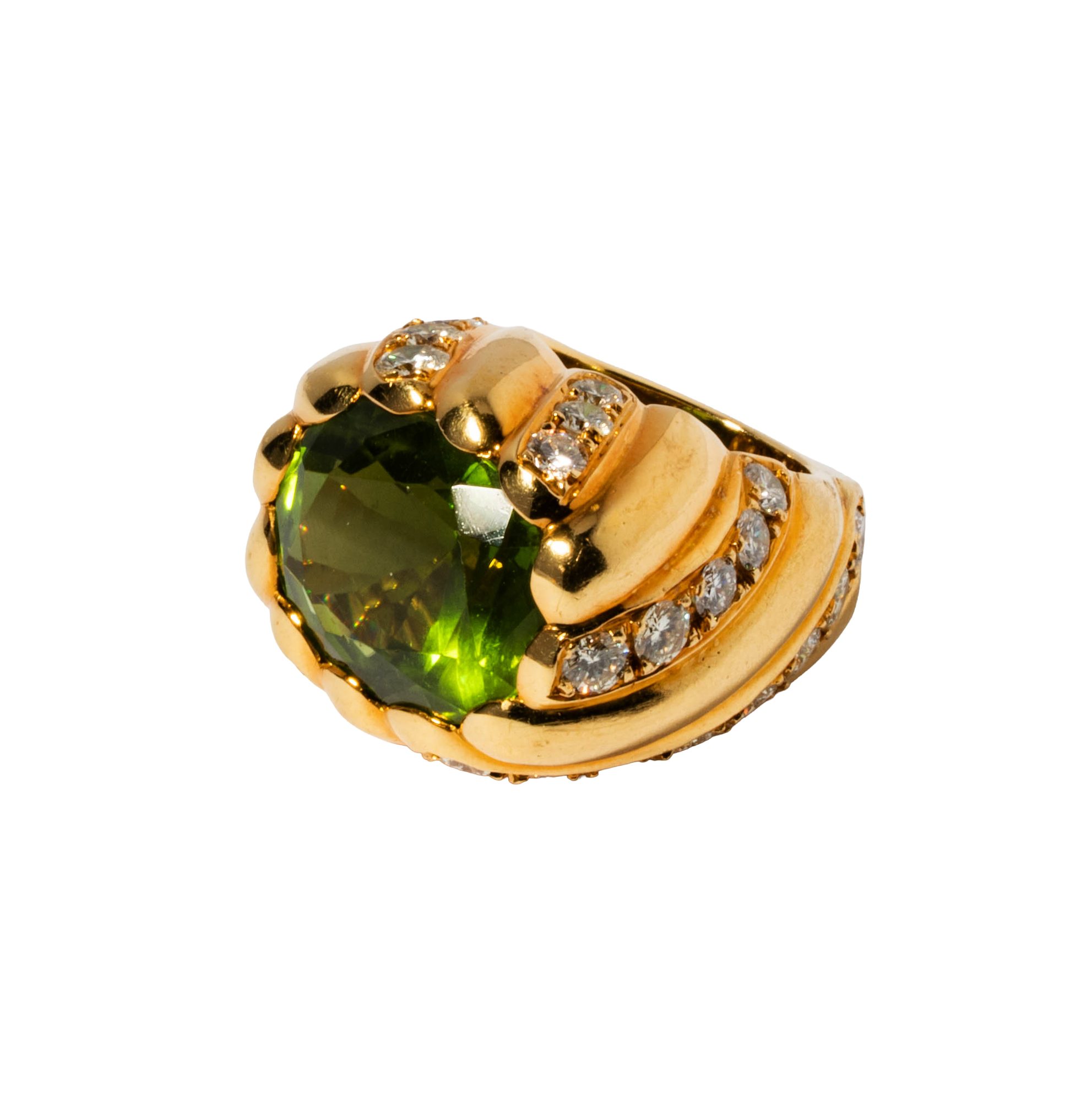 18 Karat Yellow Gold, Diamond, Peridot, Ring