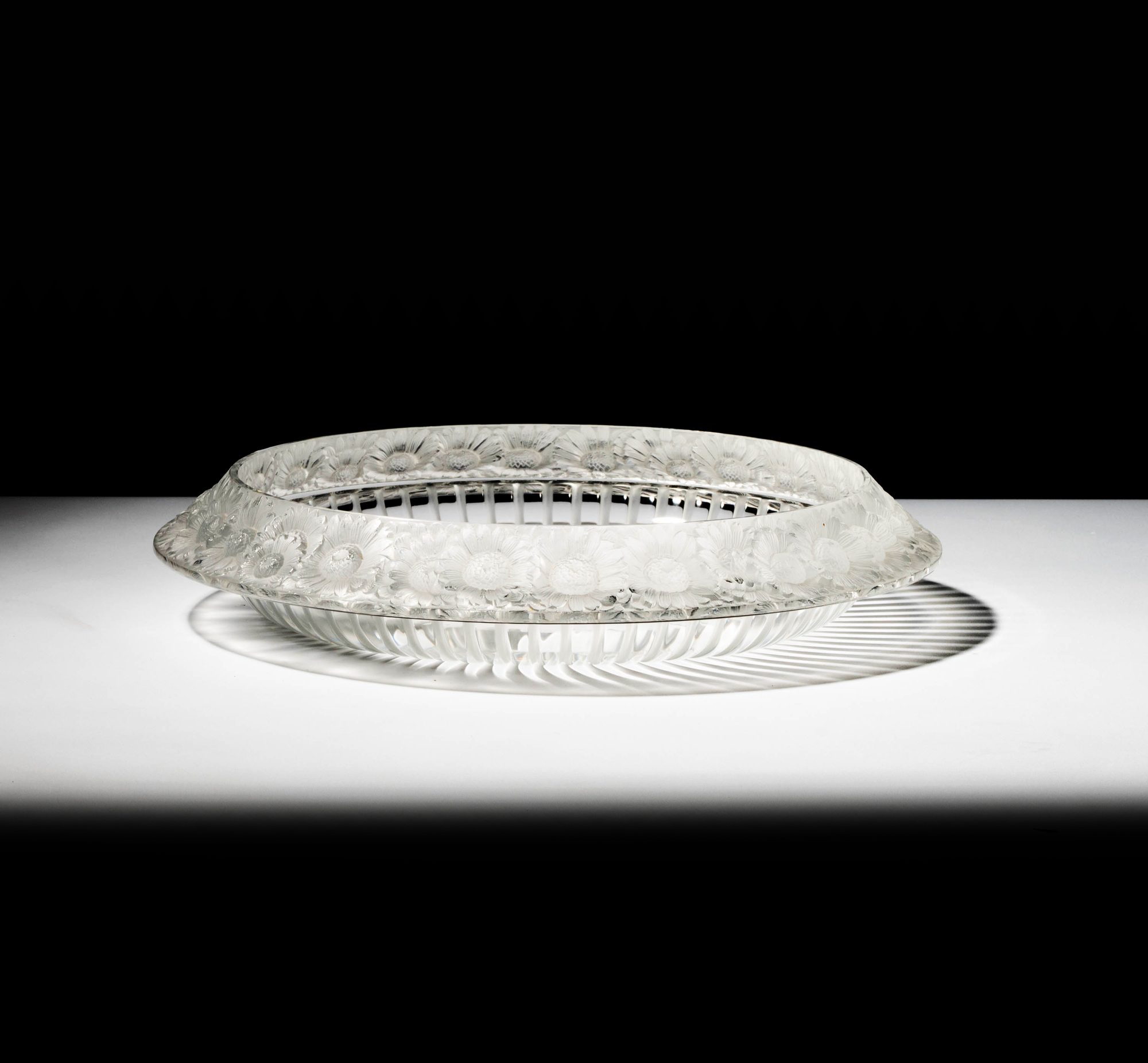 A Lalique Marguerites Bowl